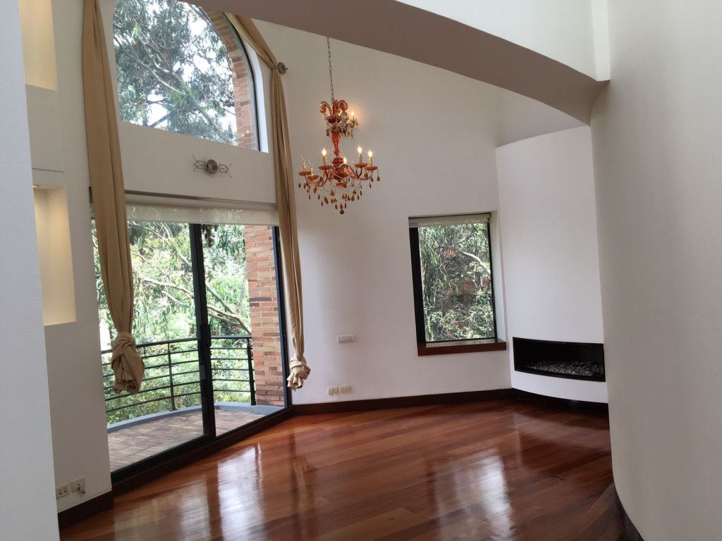 Apartamento en arriendo Cundinamarca Bogotá San Gabriel Norte 420 m2 Habitaciones 4 Baños 6 Garajes 4 Precio $18200000