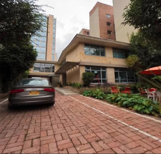 Casa en arriendo Cundinamarca Bogotá El Nogal 555 m2 Habitaciones 6 Baños 5 Garajes 10 Precio $47500000