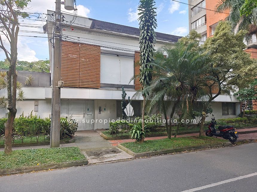 Casa en arriendo Antioquia Medellín Astorga 1200 m2 Habitaciones 6 Baños 8 Garajes 10 Precio $30000000