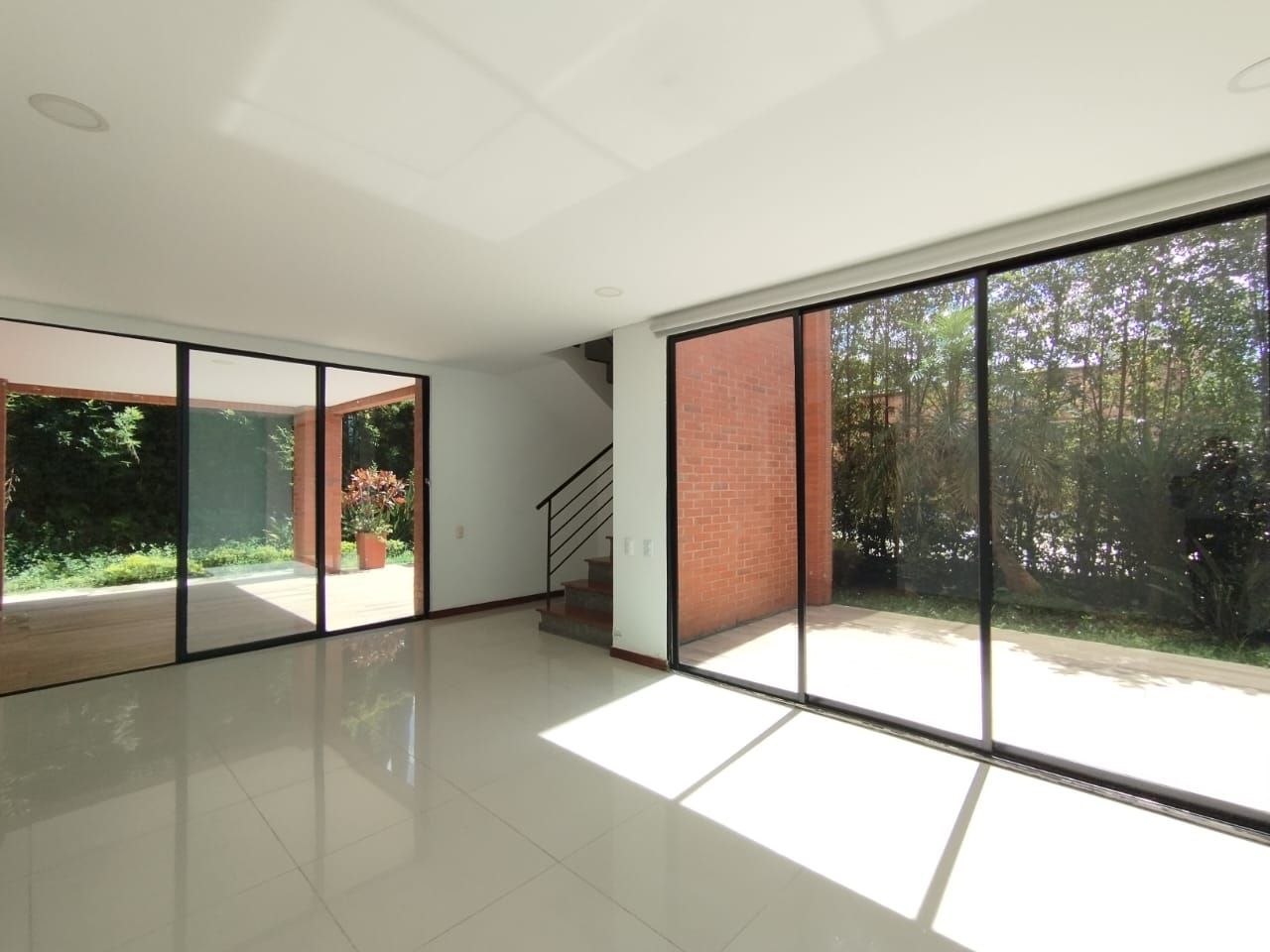 Casa en arriendo Antioquia Envigado Zúñiga 250 m2 Habitaciones 5 Baños 6 Garajes 2 Precio $12800000