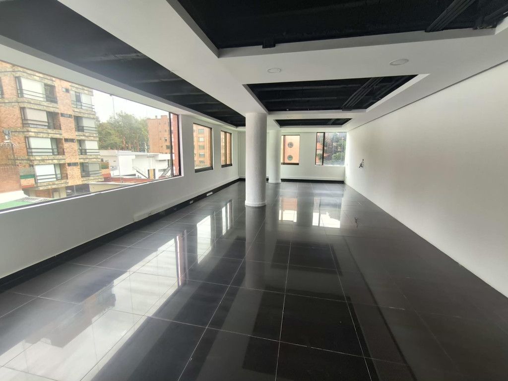 Oficina en arriendo Cundinamarca Bogotá Chicó Norte 80 m2 Habitaciones 0 Baños 2 Garajes 2 Precio $3800000