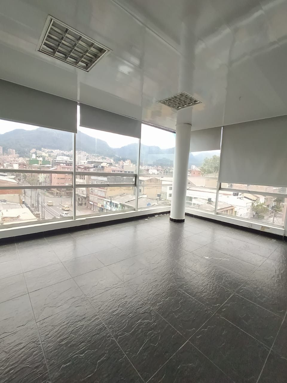 Edificio en arriendo Cundinamarca Bogotá Alfonso López 600 m2 Habitaciones 6 Baños 6 Garajes 0 Precio $20000000