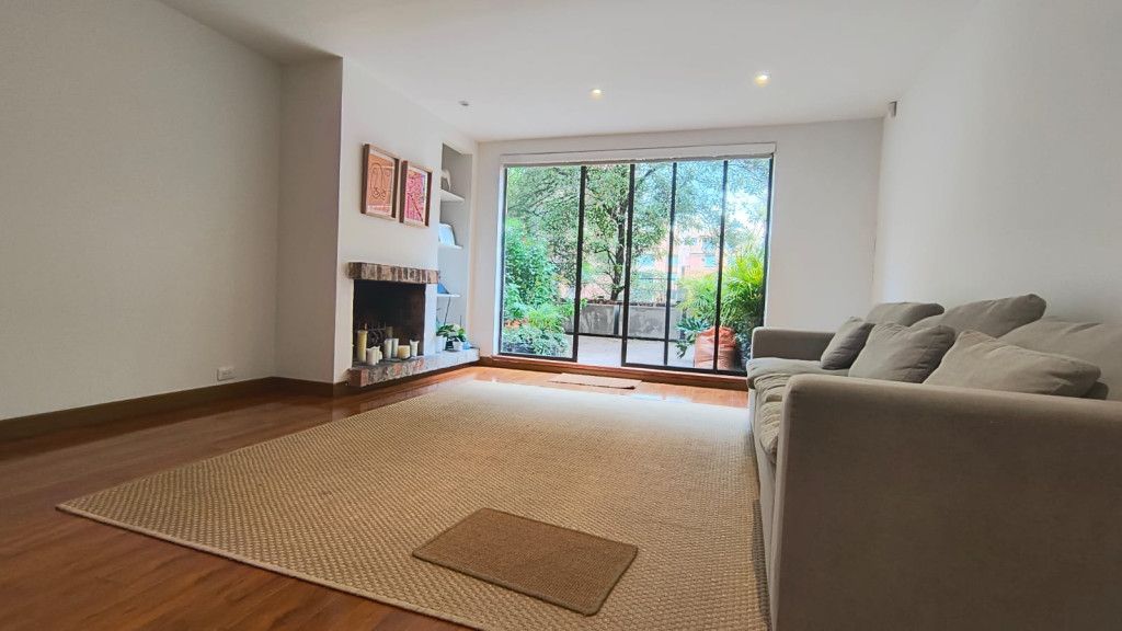 Apartamento en venta Cundinamarca Bogotá Los Rosales 180 m2 Habitaciones 3 Baños 3 Garajes 2 Precio $1615000000