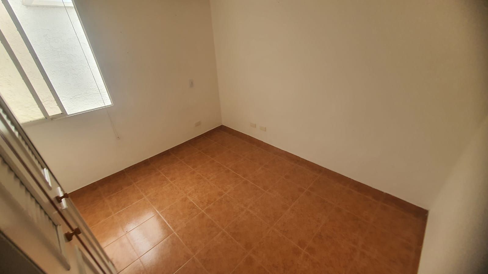 Casa en arriendo Antioquia Medellín Las Mercedes 180 m2 Habitaciones 4 Baños 2 Garajes 2 Precio $2800000