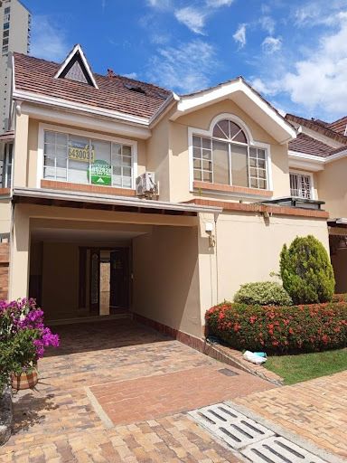 Casa en arriendo Santander Floridablanca Cr Cañaveral Campestre Iii Etapa 257 m2 Habitaciones 4 Baños 5 Garajes 1 Precio $6055000