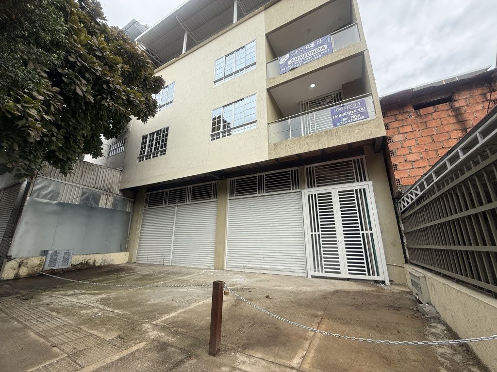 Local en arriendo Valle Del Cauca Cali San Judas Tadeo Ii 400 m2 Habitaciones 0 Baños 1 Garajes 0 Precio $8020000