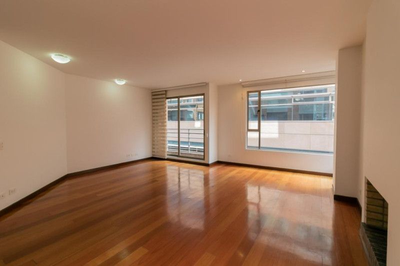 Apartamento en venta Cundinamarca Bogotá Santa Barbara Occidental 90 m2 Habitaciones 2 Baños 3 Garajes 2 Precio $660000000