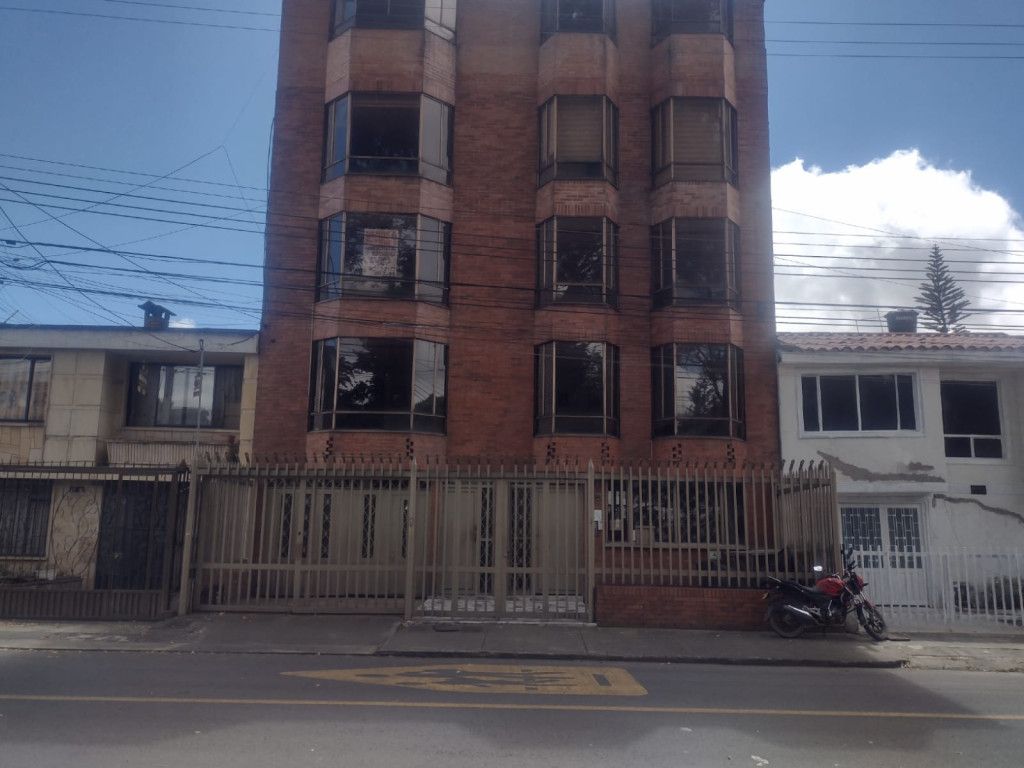 Edificio en arriendo Cundinamarca Bogotá Normandía 1320 m2 Habitaciones 26 Baños 28 Garajes 0 Precio $25000000