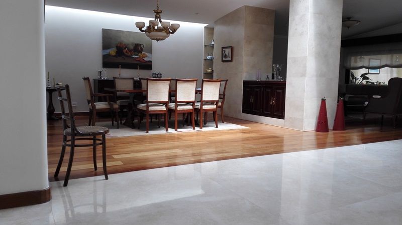 Casa en venta Cundinamarca Bogotá La Calleja 450 m2 Habitaciones 4 Baños 6 Garajes 3 Precio $4000000000