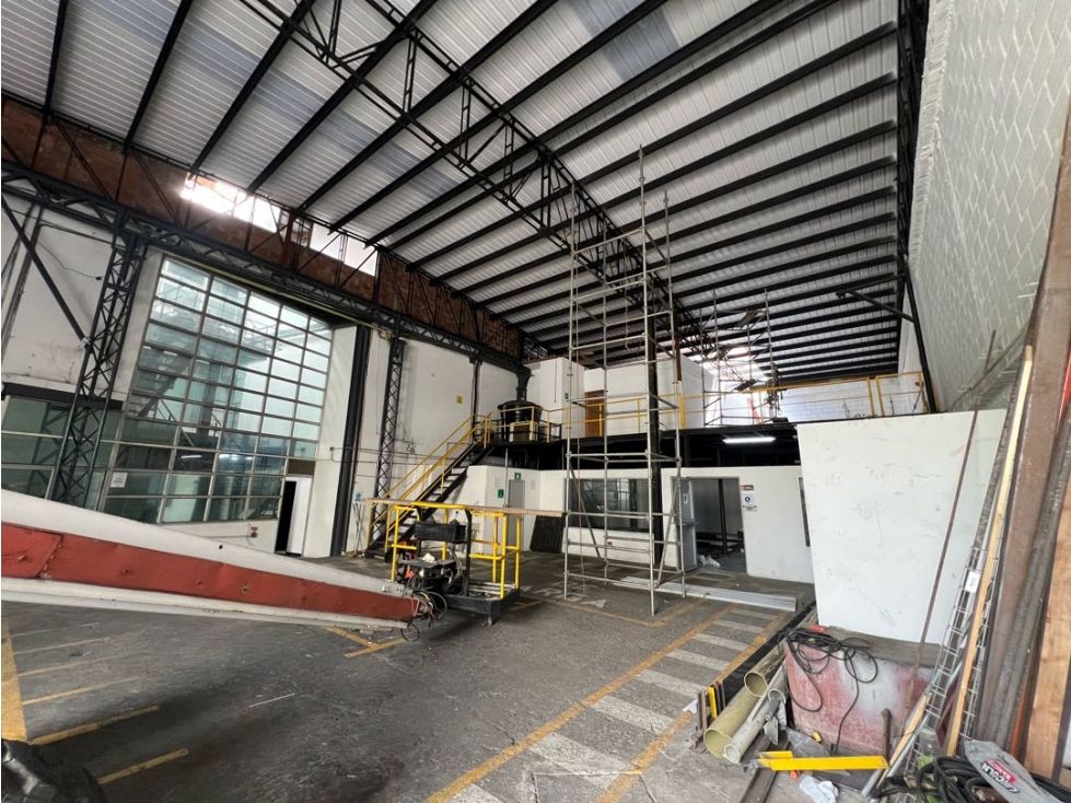 Bodega en arriendo o venta Antioquia Sabaneta Ancon Sur 1320 m2 Habitaciones 0 Baños 7 Garajes 3 Precio venta $7000000000 Precio arriendo $45000000