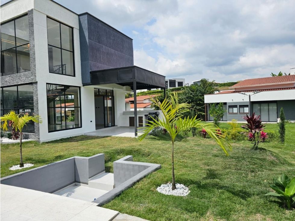 Casa Campestre en venta Quindío Calarcá Calarcá 380 m2 Habitaciones 4 Baños 4 Garajes 2 Precio $1800000000