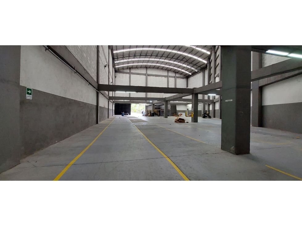 Bodega en arriendo Antioquia La Estrella Bellos Aires 2533 m2 Habitaciones 0 Baños 3 Garajes 3 Precio $65000000