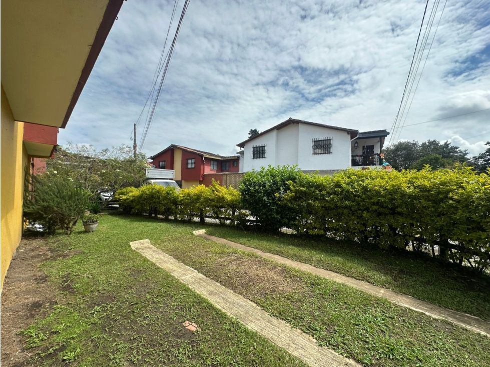 Casa en arriendo Antioquia Rionegro San Antonio 105 m2 Habitaciones 4 Baños 2 Garajes 2 Precio $2700000