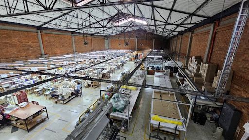 Bodega en arriendo Antioquia Medellín La Aguacatala 1350 m2 Habitaciones 0 Baños 10 Garajes 2 Precio $48600000