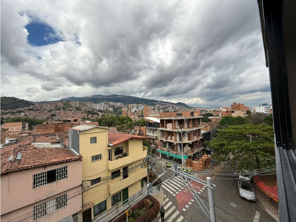 Apartamento en arriendo Antioquia Medellín La Floresta 60 m2 Habitaciones 2 Baños 2 Garajes 0 Precio $2100000