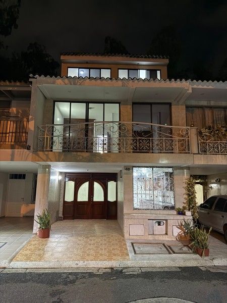 Casa en venta Valle Del Cauca Cali El Gran Limonar - Cataya 165 m2 Habitaciones 4 Baños 4 Garajes 2 Precio $670000000