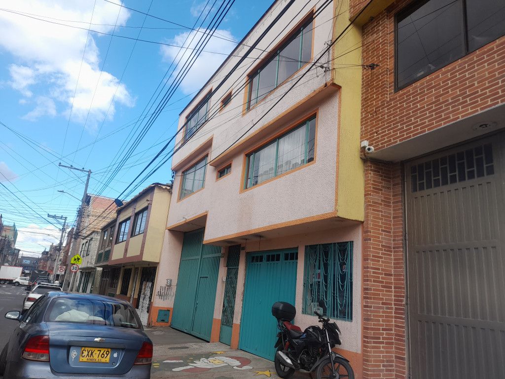 Casa en venta Cundinamarca Bogotá Boston 533 m2 Habitaciones 8 Baños 7 Garajes 10 Precio $2000000000