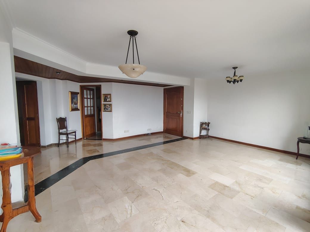 Apartamento en arriendo Antioquia Medellín Astorga 189 m2 Habitaciones 3 Baños 3 Garajes 3 Precio $8700000