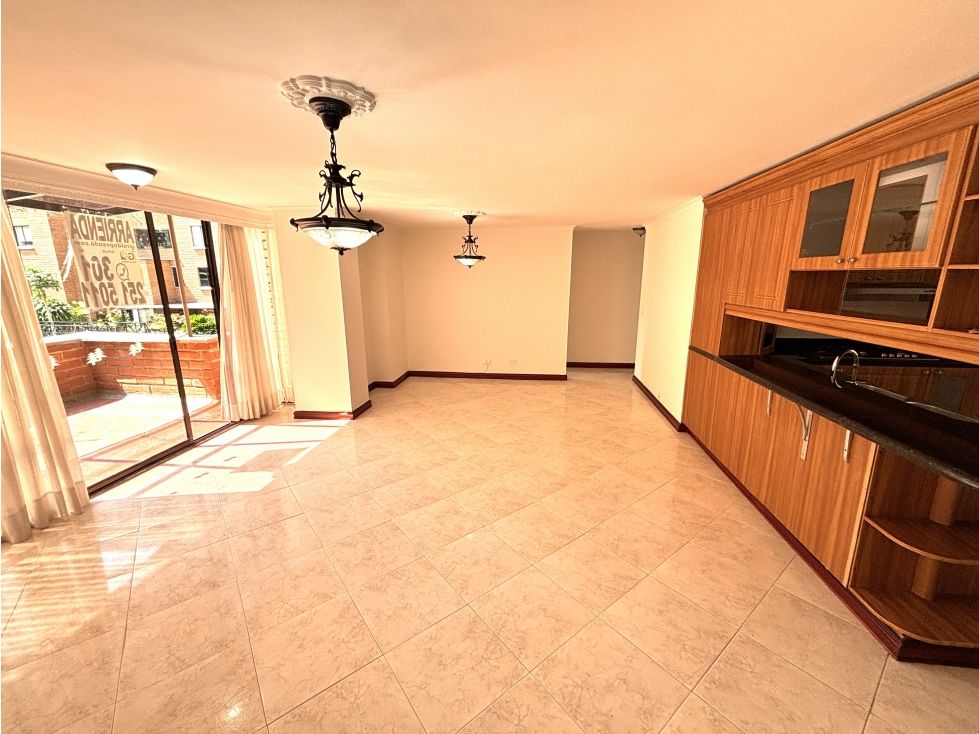 Apartamento en arriendo Antioquia Medellín Alejandria 100 m2 Habitaciones 3 Baños 3 Garajes 2 Precio $4500000