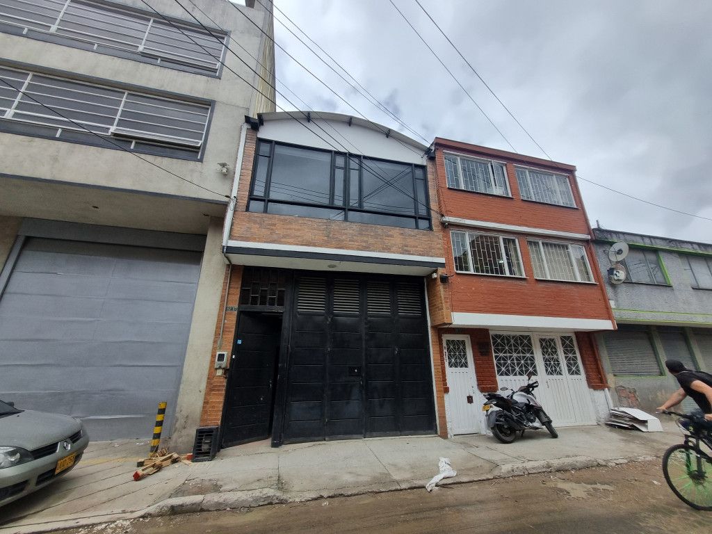 Bodega en arriendo Cundinamarca Bogotá Las Ferias 320 m2 Habitaciones 0 Baños 3 Garajes 0 Precio $8000000