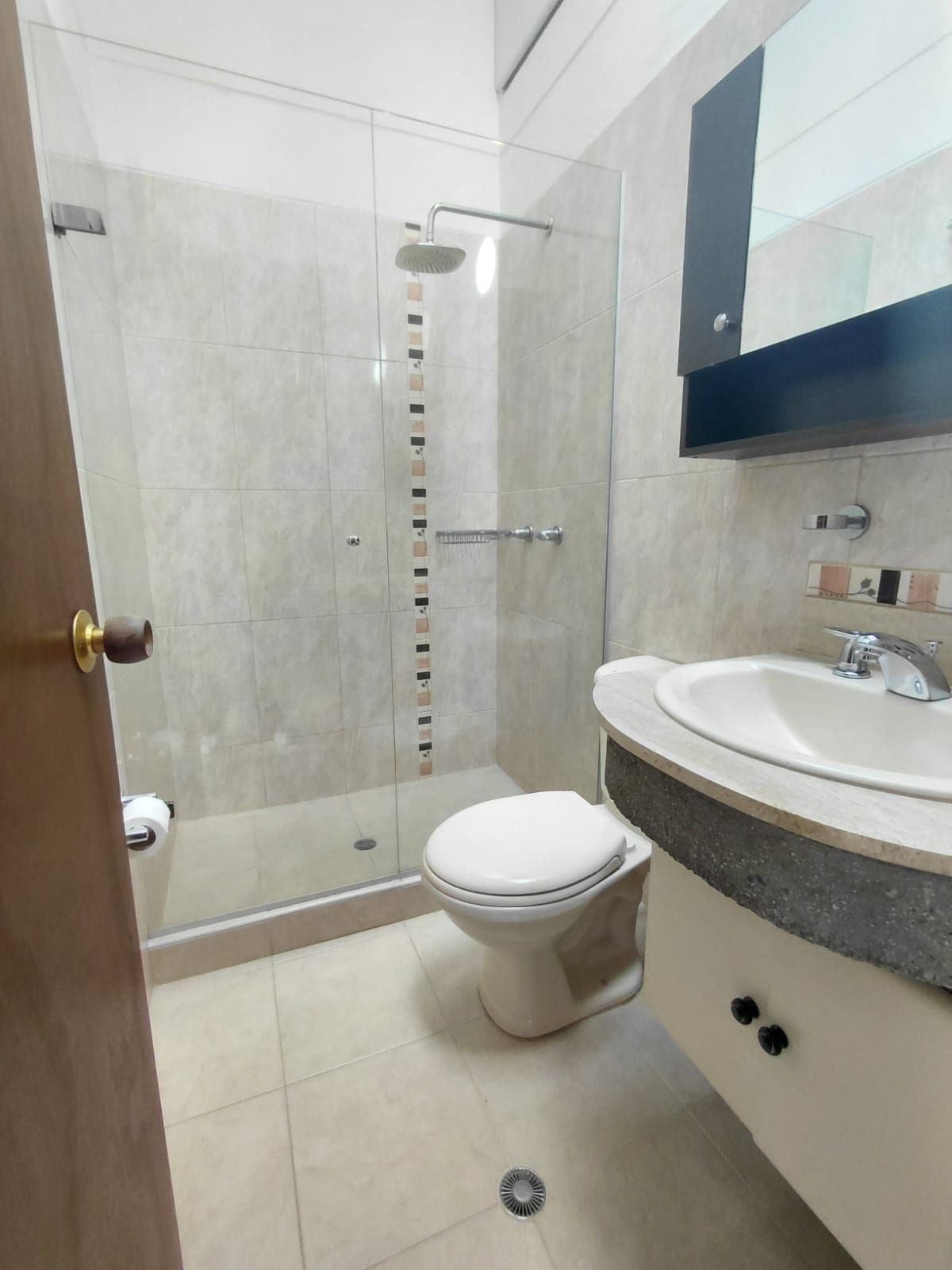 Casa en arriendo Antioquia Envigado Loma De Las Brujas 220 m2 Habitaciones 3 Baños 4 Garajes 1 Precio $6500000