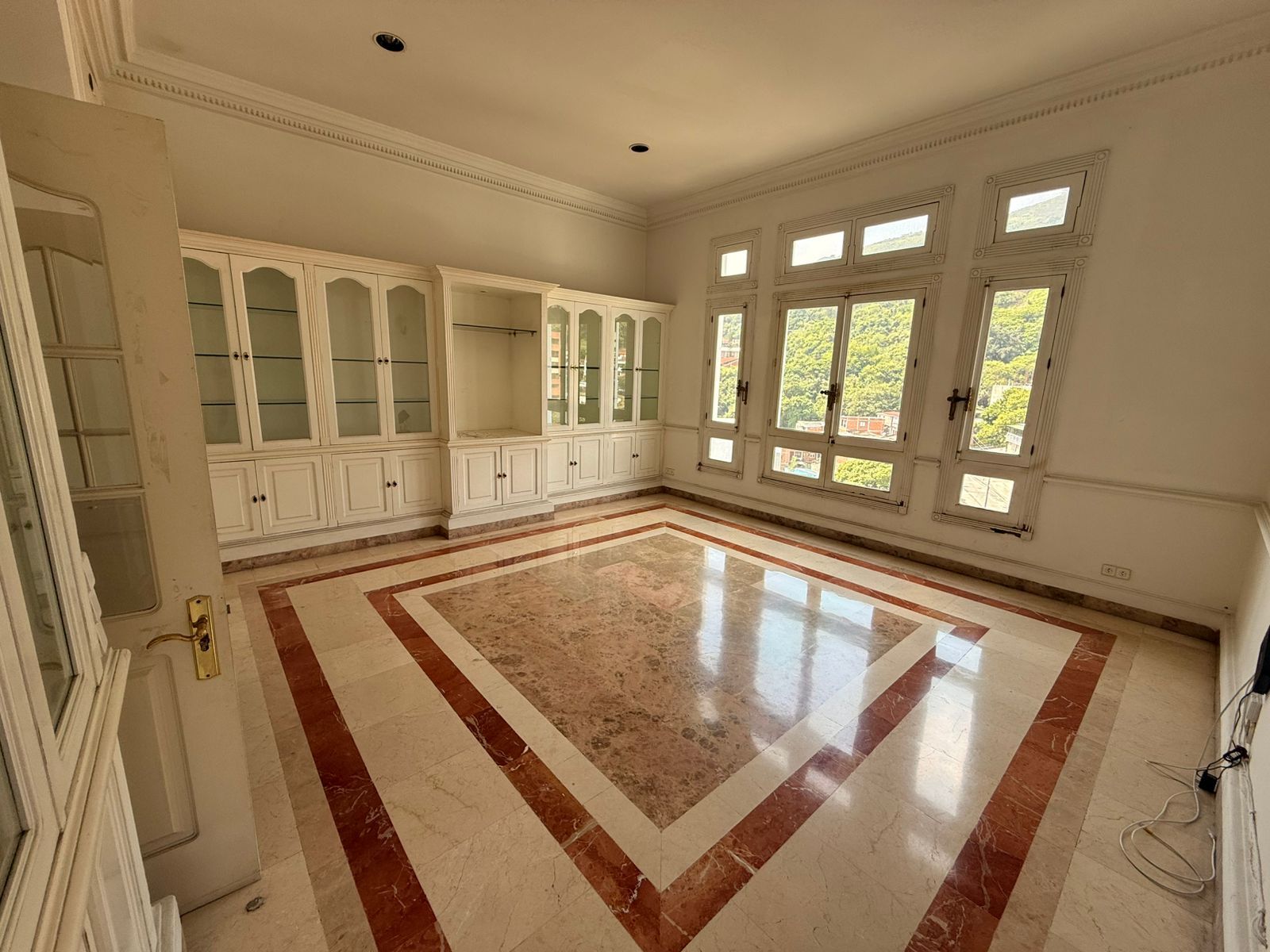 Apartamento en venta Valle Del Cauca Cali Granada 437 m2 Habitaciones 4 Baños 4 Garajes 8 Precio $2950000000