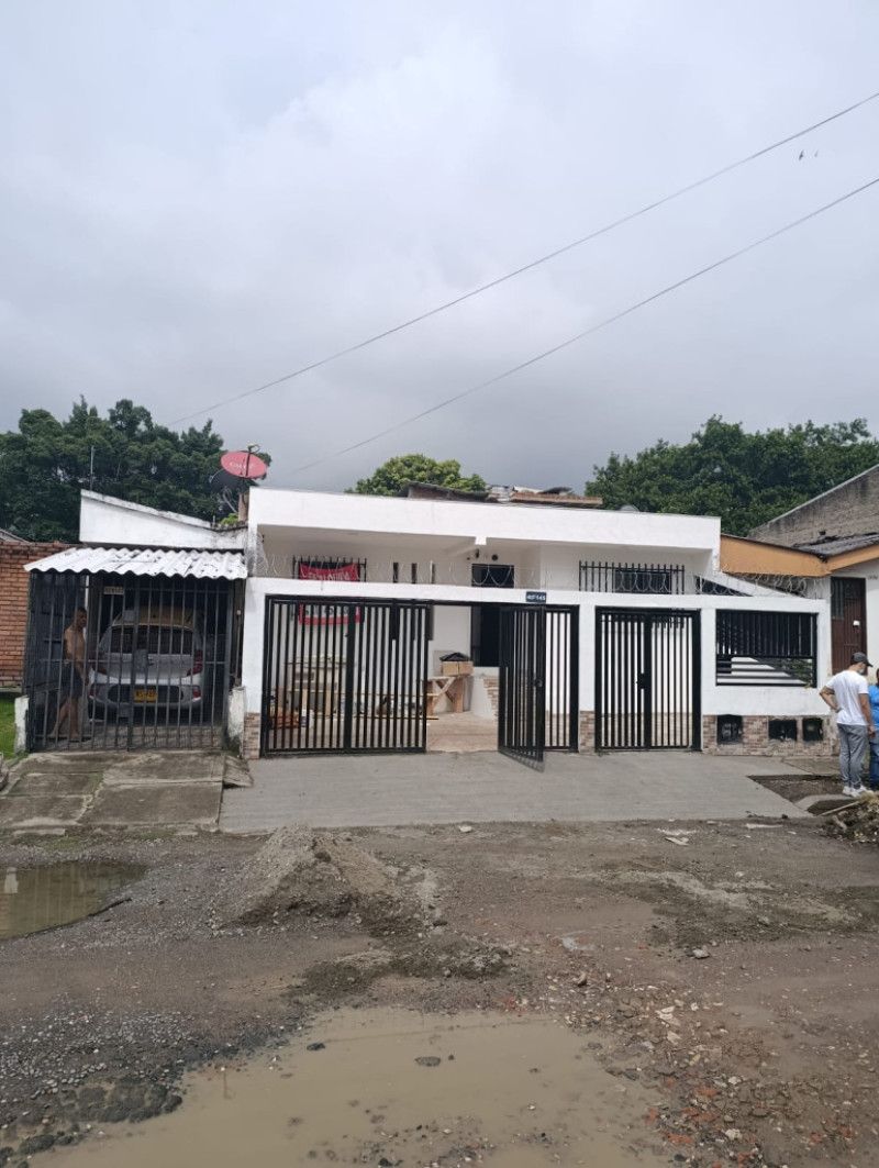 Apartaestudio en arriendo Valle Del Cauca Cali Prados Del Norte 27 m2 Habitaciones 1 Baños 1 Garajes 1 Precio $1050000