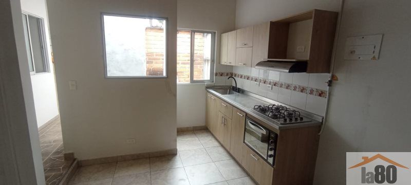 Apartamento en arriendo Antioquia Medellín La Mota 100 m2 Habitaciones 3 Baños 2 Garajes 0 Precio $2500000