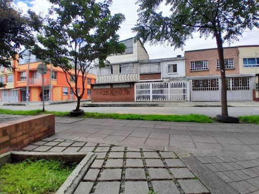 Casa en venta Cundinamarca Bogotá San Fernando Occidental 115 m2 Habitaciones 5 Baños 2 Garajes 2 Precio $600000000