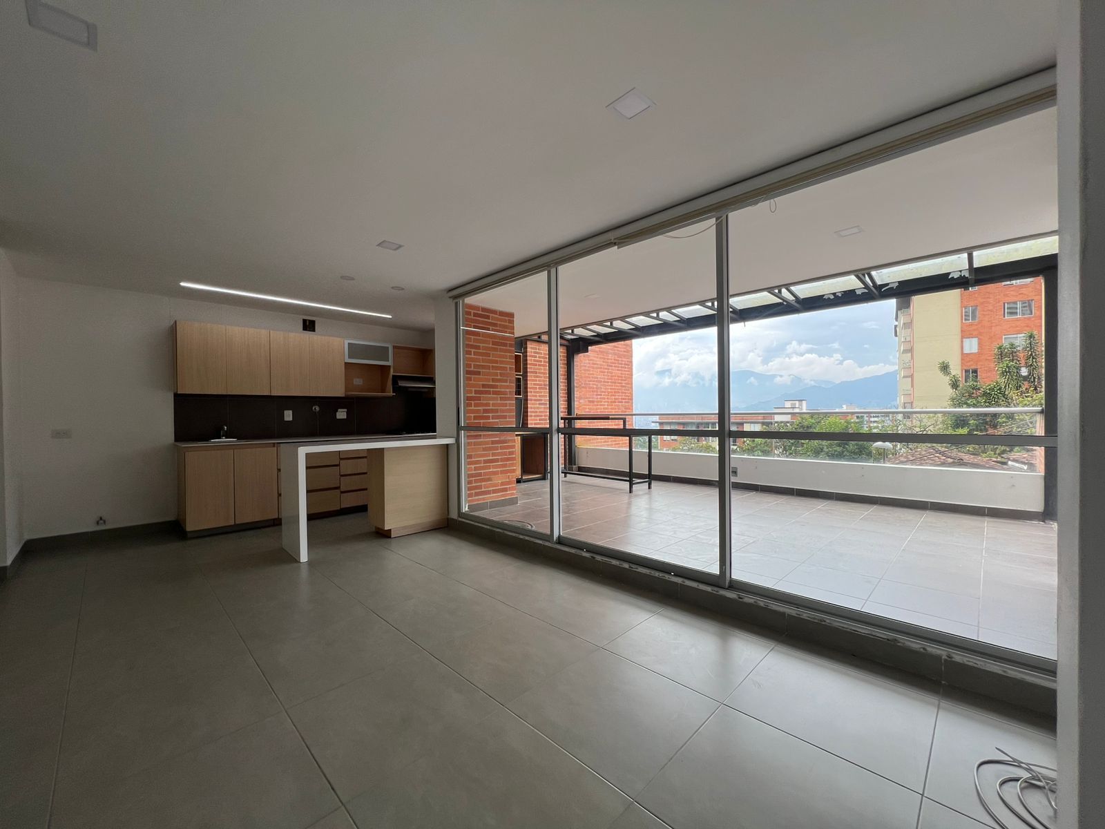Apartamento en arriendo o venta Antioquia Envigado El Esmeraldal 84 m2 Habitaciones 2 Baños 2 Garajes 2 Precio venta $750000000 Precio arriendo $4650000