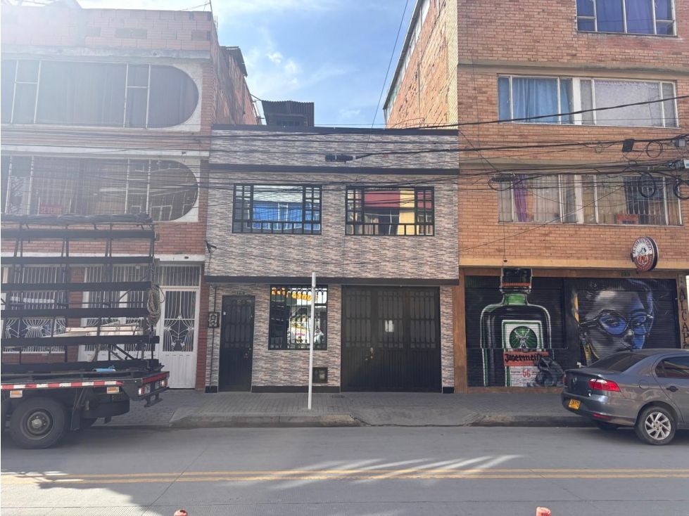 Casa en venta Cundinamarca Bogotá Escocia 144 m2 Habitaciones 6 Baños 3 Garajes 1 Precio $480000000