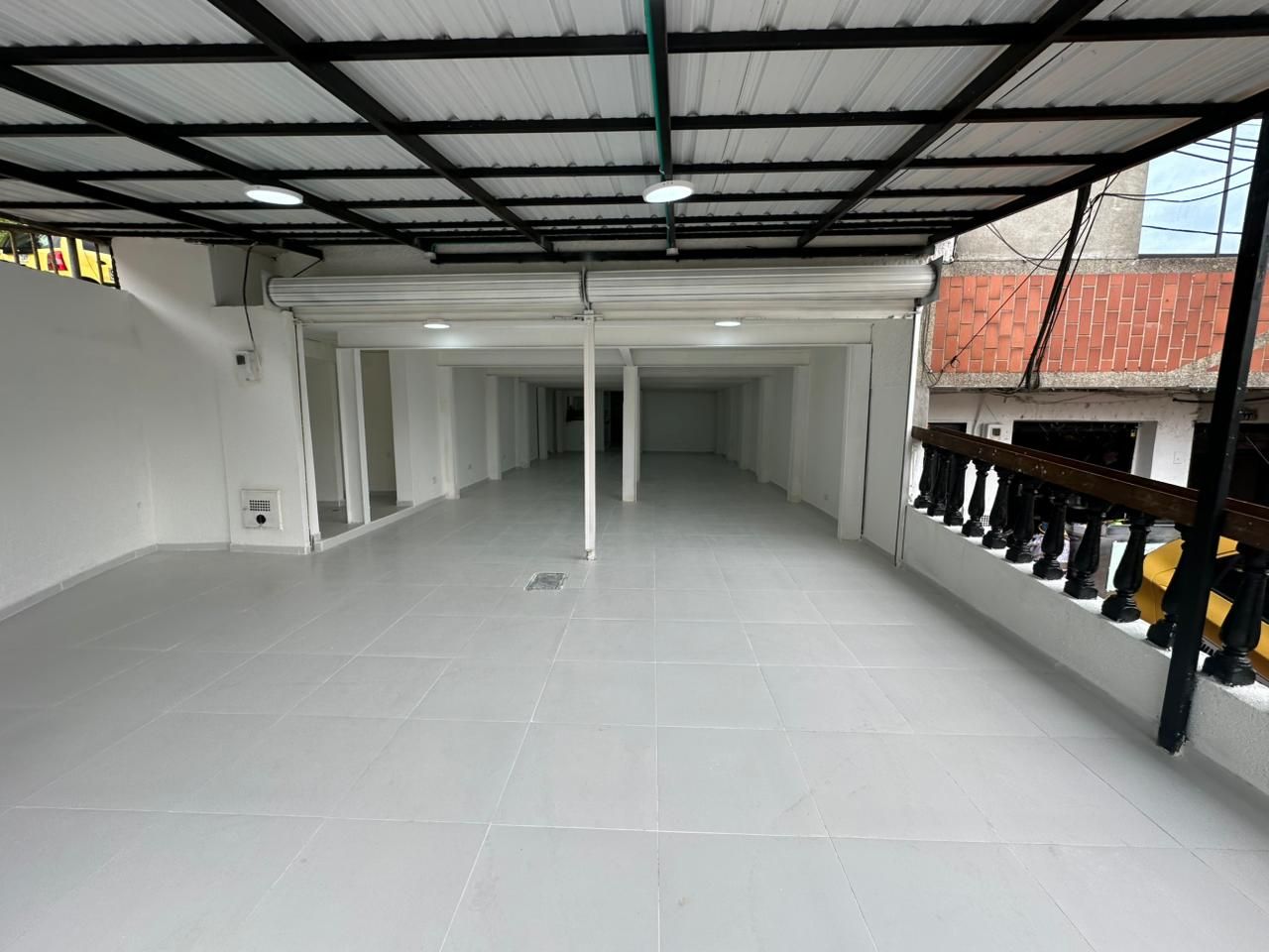 Local en arriendo Antioquia Medellín Moravia 146 m2 Habitaciones 0 Baños 2 Garajes 0 Precio $5500000