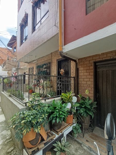 Apartamento en arriendo Antioquia Medellín El Rincon 45 m2 Habitaciones 2 Baños 1 Garajes 0 Precio $1000000