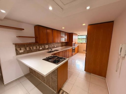 Apartamento en arriendo Antioquia Medellín Alejandria 200 m2 Habitaciones 3 Baños 3 Garajes 2 Precio $8000000