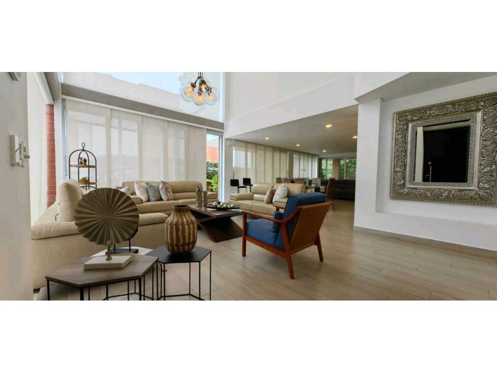 Casa en venta Antioquia Sabaneta Vereda La Doctora 528 m2 Habitaciones 5 Baños 6 Garajes 7 Precio $2850000000