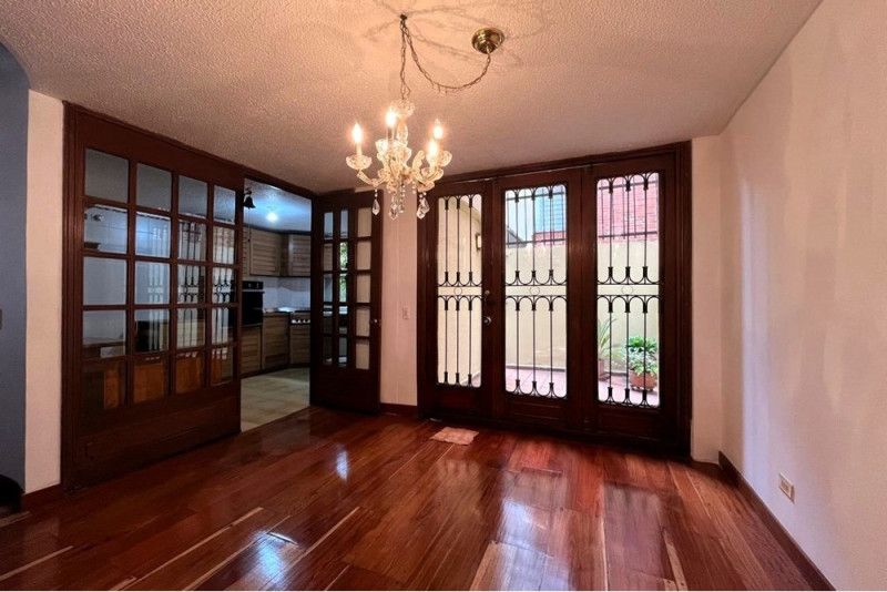Casa en venta Cundinamarca Bogotá Prados De La Calleja 191 m2 Habitaciones 3 Baños 3 Garajes 2 Precio $890000000