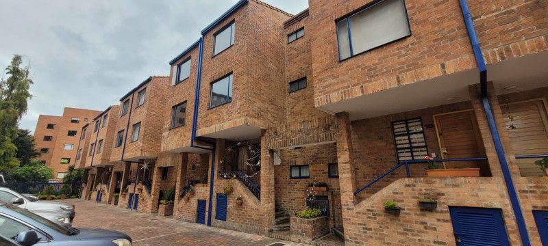 Casa en venta Cundinamarca Bogotá Santa Barbara Oriental 112 m2 Habitaciones 3 Baños 3 Garajes 2 Precio $700000000