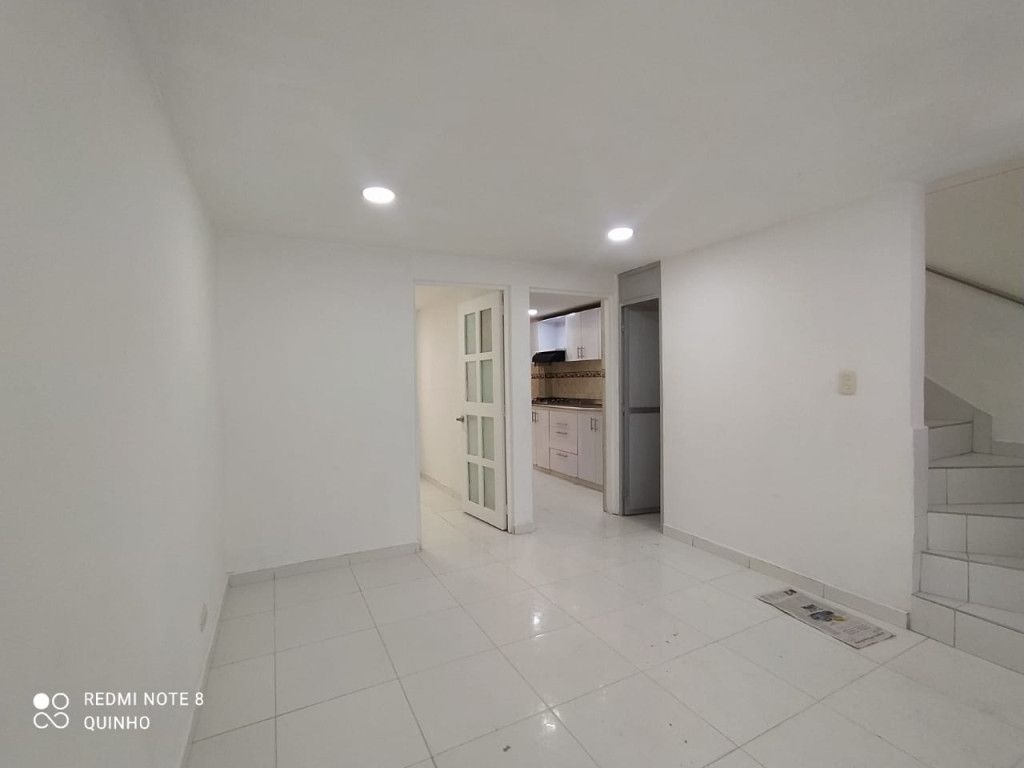 Casa en arriendo Cundinamarca Bogotá Giralda 90 m2 Habitaciones 3 Baños 2 Garajes 1 Precio $2300000