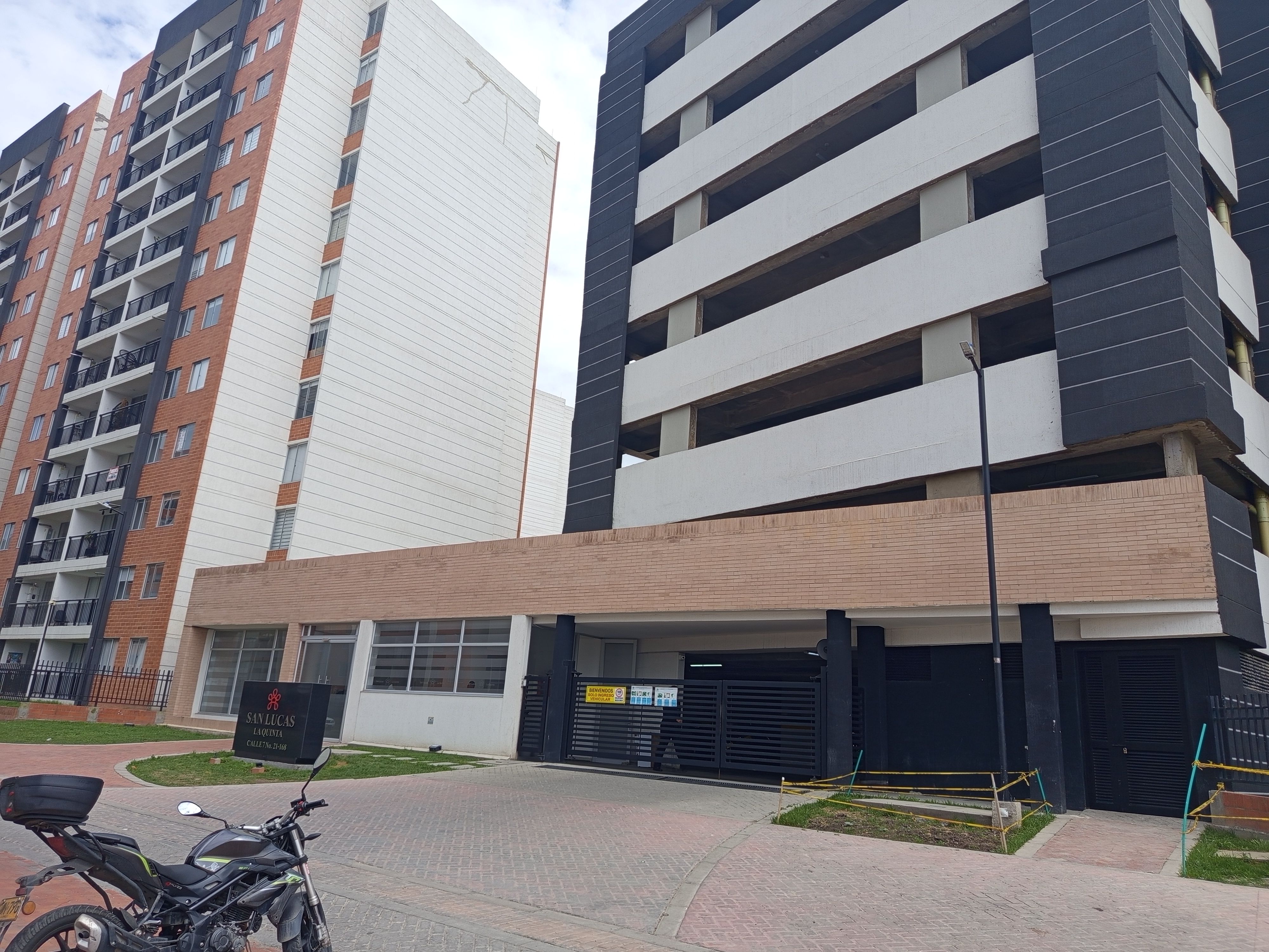 Apartamento en arriendo Cundinamarca Zipaquirá Cr Hacienda La Quinta I 65 m2 Habitaciones 3 Baños 2 Garajes 1 Precio $1170000