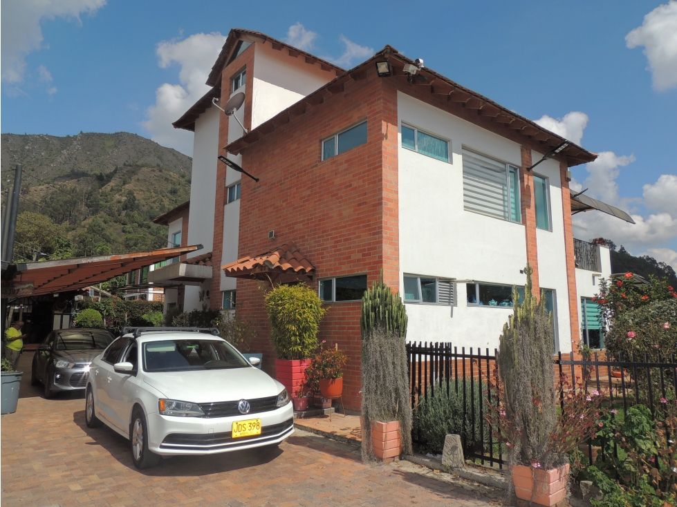 Casa Campestre en venta Cundinamarca Cota Br El Mirador 380 m2 Habitaciones 4 Baños 4 Garajes 5 Precio $1797000000