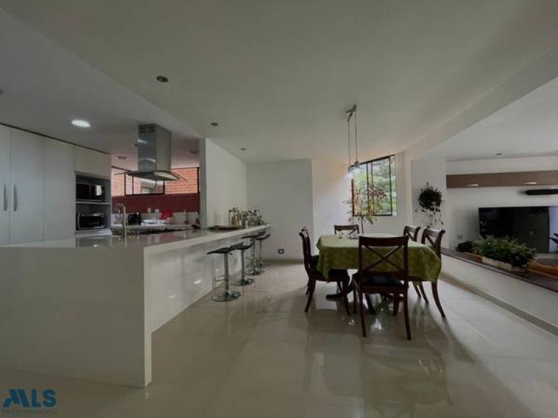 Apartamento en venta Antioquia Medellín Los Balsos No2 170 m2 Habitaciones 3 Baños 3 Garajes 2 Precio $1280000000