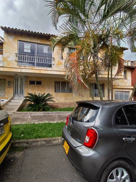 Apartamento en arriendo Antioquia Medellín Belen 110 m2 Habitaciones 4 Baños 2 Garajes 0 Precio $3000000