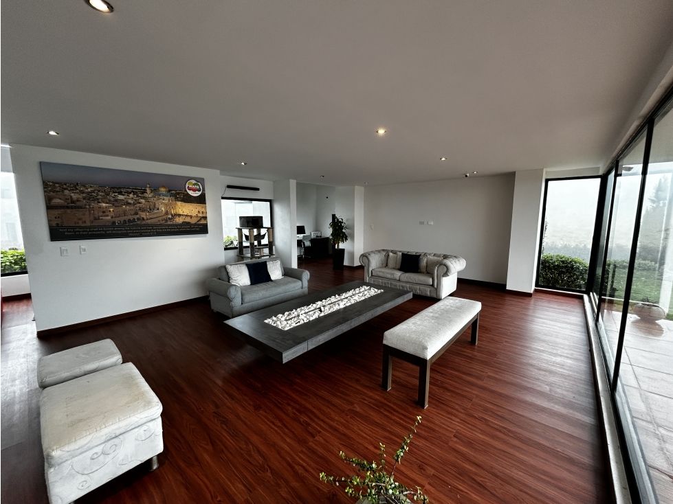 Casa en arriendo o venta Cundinamarca Chía Chia 350 m2 Habitaciones 4 Baños 4 Garajes 4 Precio venta $2000000000 Precio arriendo $10850000