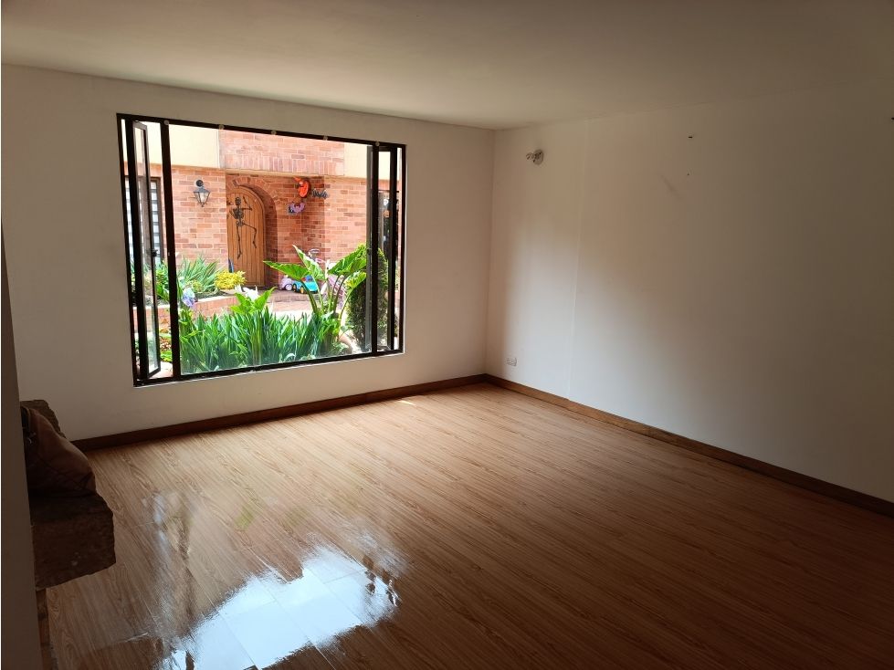 Casa en venta Cundinamarca Bogotá Atenas 240 m2 Habitaciones 4 Baños 4 Garajes 2 Precio $950000000