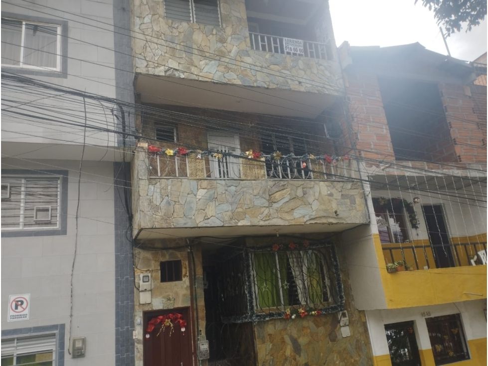 Apartamento en arriendo Antioquia Medellín Manrique Central No1 40 m2 Habitaciones 2 Baños 1 Garajes 0 Precio $900000