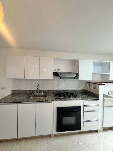 Apartamento en arriendo Antioquia Medellín Castropol 80 m2 Habitaciones 2 Baños 2 Garajes 1 Precio $4000000
