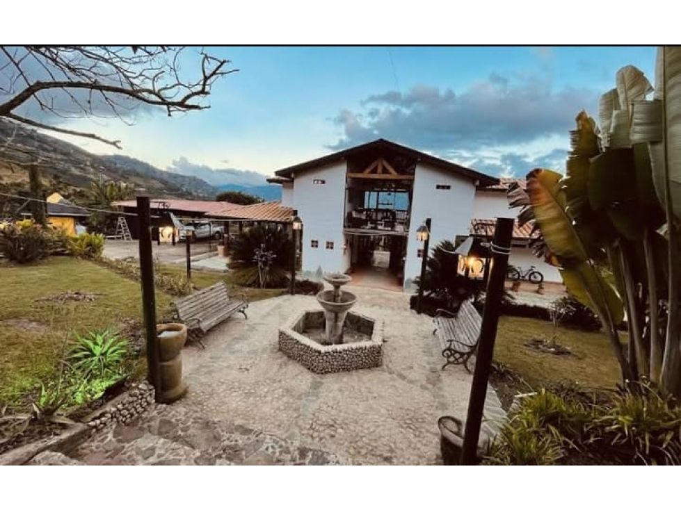 Casa Campestre en arriendo Antioquia Copacabana Copacabana 450 m2 Habitaciones 6 Baños 5 Garajes 2 Precio $7730000