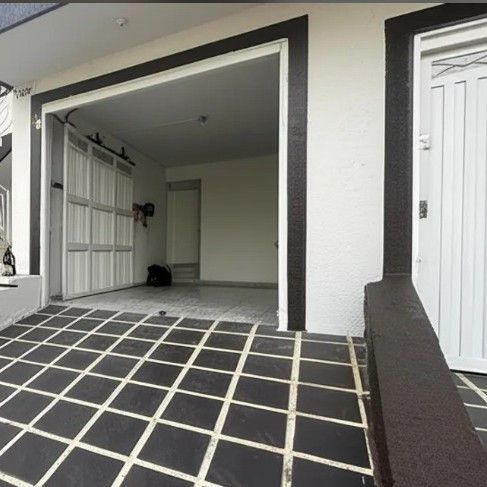 Casa en arriendo Antioquia Medellín Santa Teresita 170 m2 Habitaciones 4 Baños 3 Garajes 1 Precio $5500000