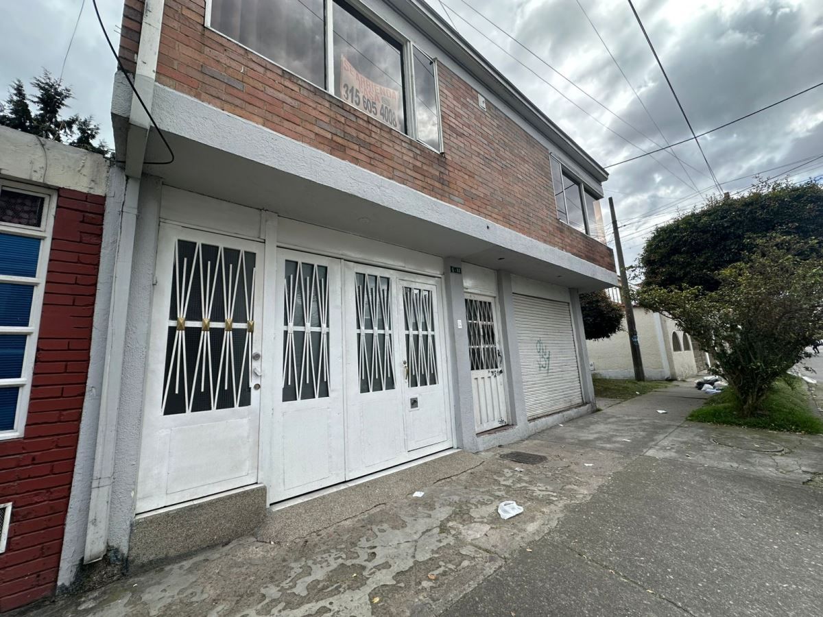 Casa en arriendo Cundinamarca Bogotá Bavaria Techo Et Ii 325 m2 Habitaciones 4 Baños 2 Garajes 2 Precio $4000000