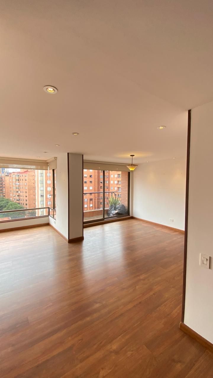 Apartamento en arriendo Cundinamarca Bogotá Cjr Parques De Provenza Eta B 106 m2 Habitaciones 3 Baños 3 Garajes 2 Precio $4200000